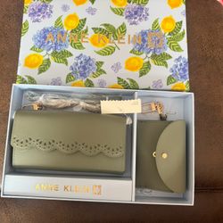 BRAND NEW: Anne Klein Clutch + Cardholder Set