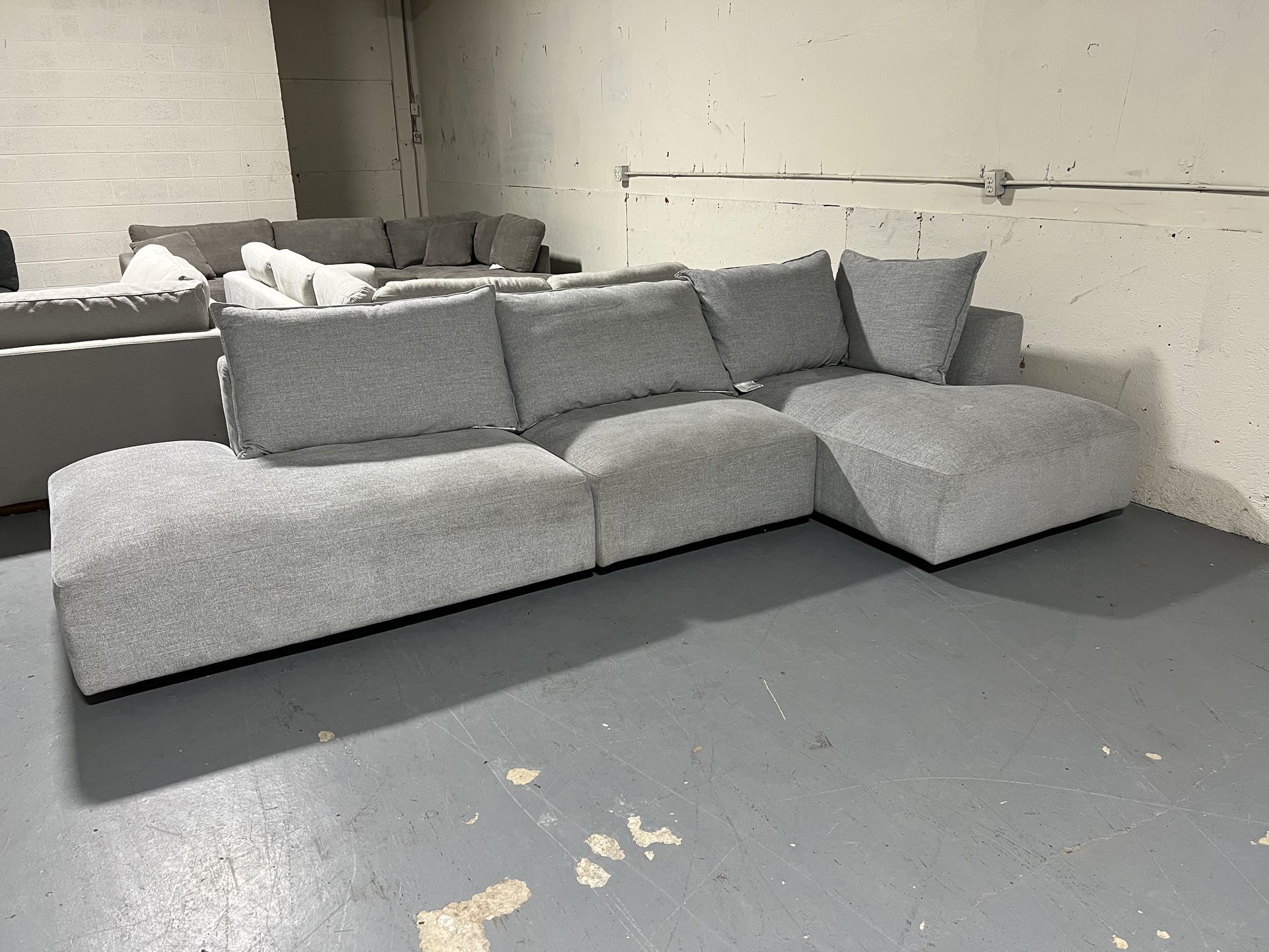 Macon 3 pieces fabric modular sectional