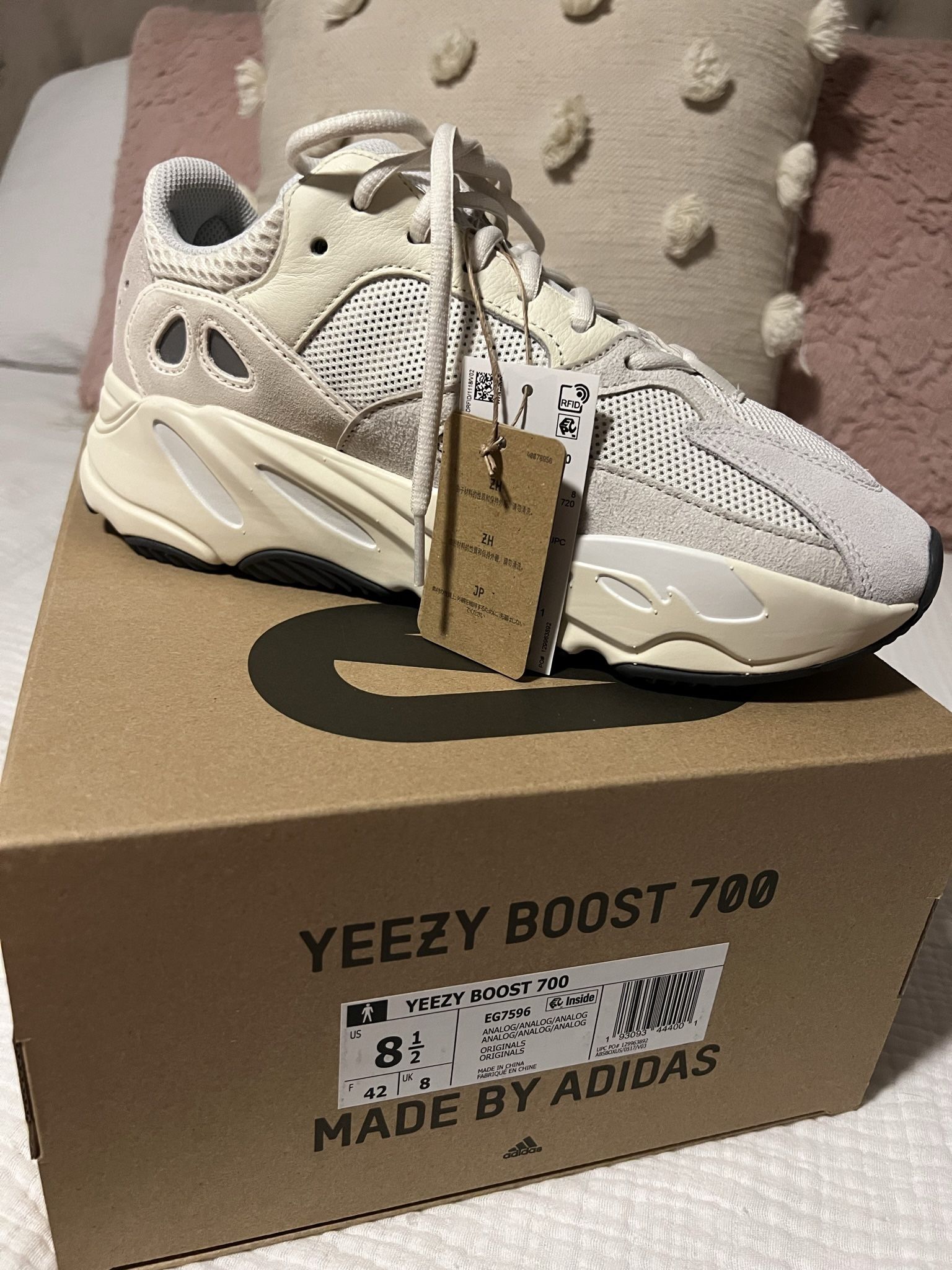 Adidas Yeezy Boost 700 “Teal Blue” (Size 9.5) for Sale in San Bernardino,  CA - OfferUp