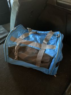 Small pet (25 lbs approx) carrying case