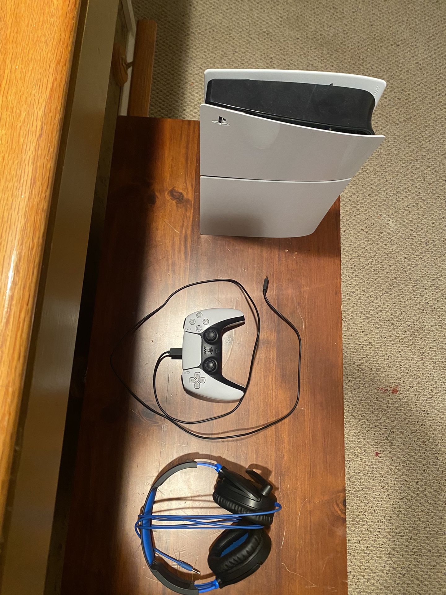 Digital Playstation 5 + Controller & HQ Headset
