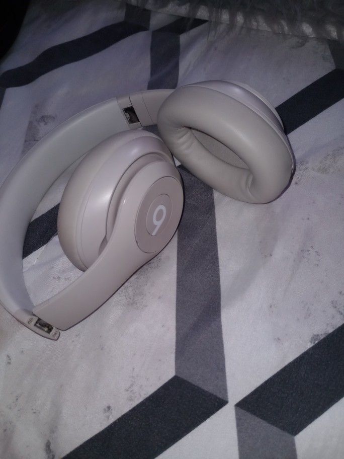 Beats Studio Pro