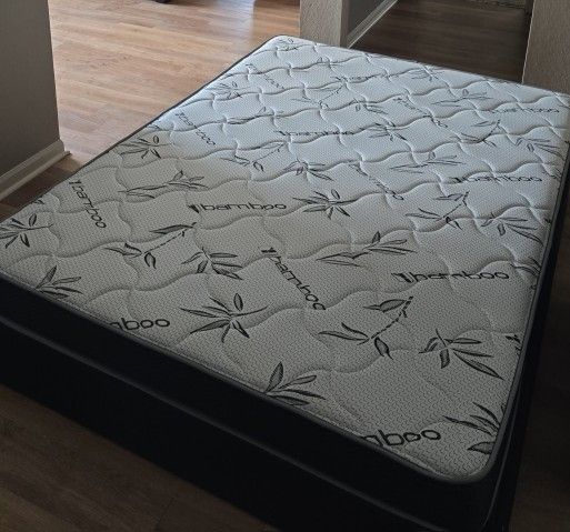 SE VENDE BASE CAMA Y COLCHON MARCA BAMBOO
