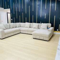Same Day Delivery 🚚  Beautiful White Sectional 