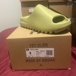 Yeezy Slide