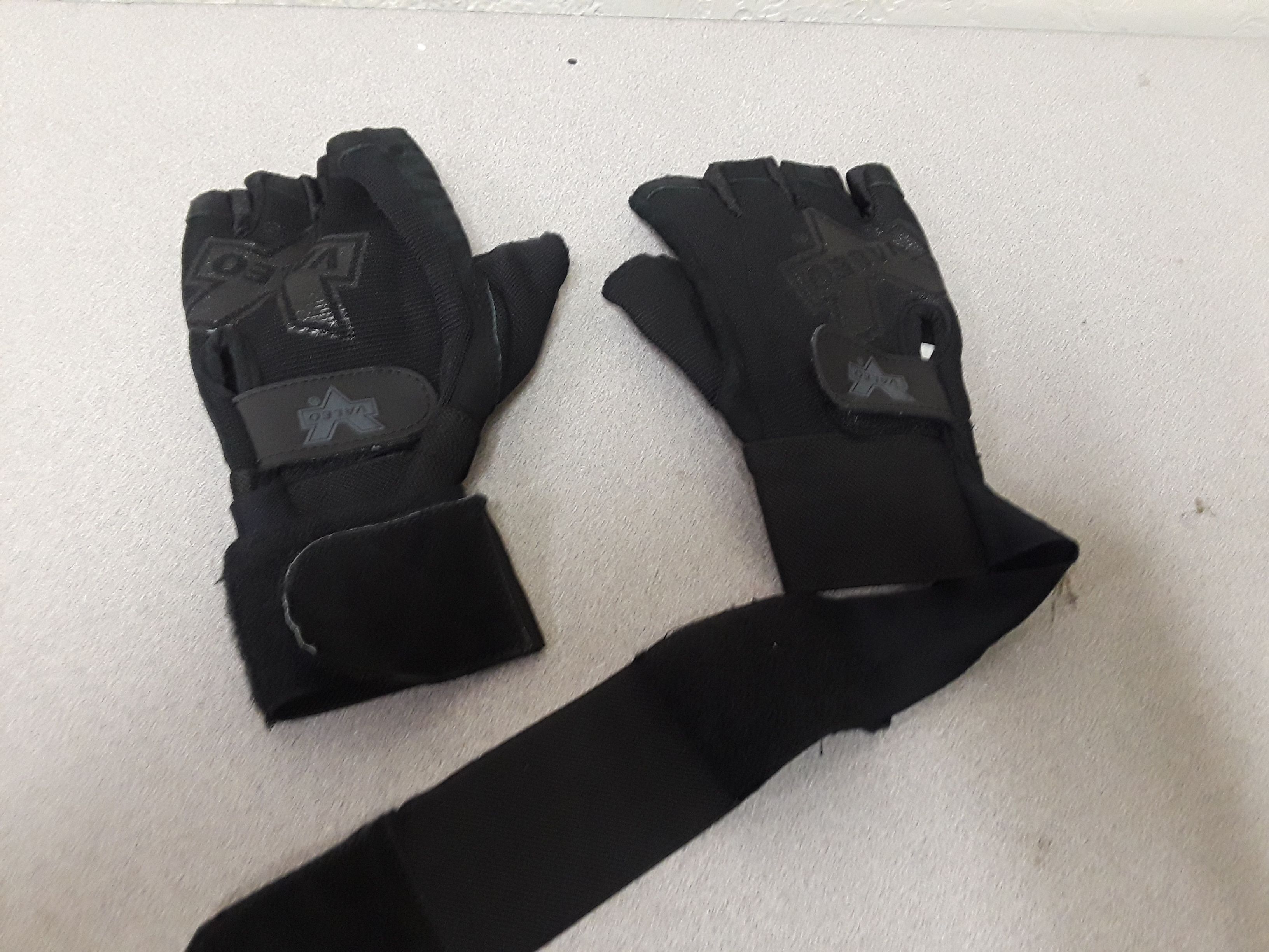 Weightlifting gloves workout gloves