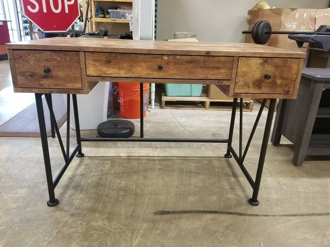 Coaster Company Writing Desk, Antique Nutmeg/Black, 23.5"L x 47"W x 30.5"H $200 FIRM