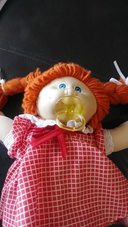 1980s cabbage patch doll/collectible toy with signature