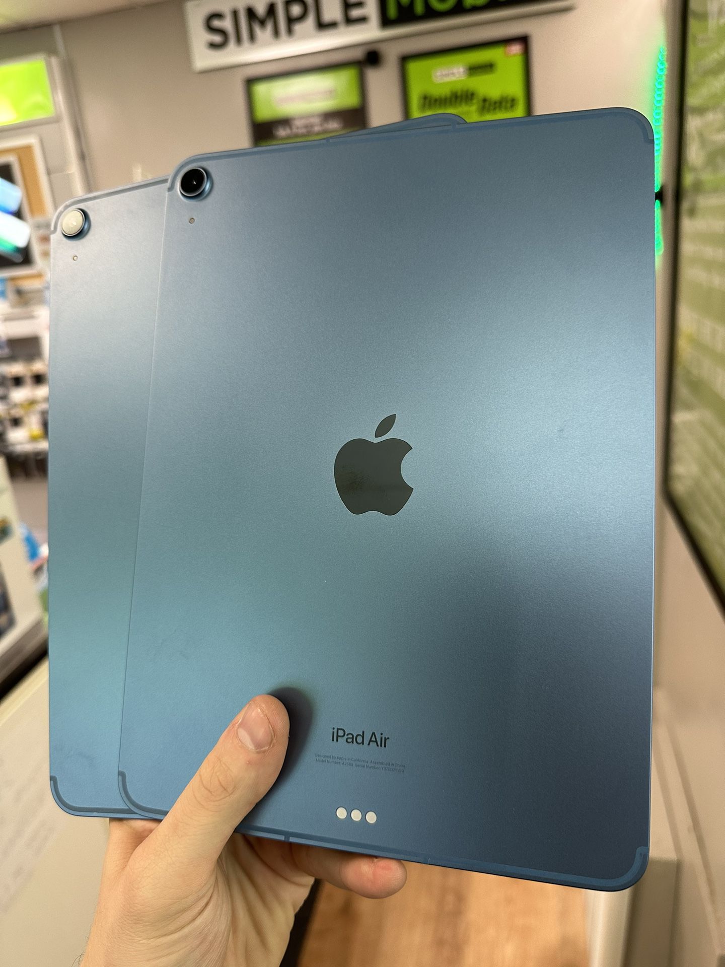 Apple iPad Air 5 Cellular 64GB Blue