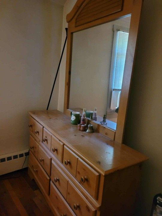 Burrow With Mirror