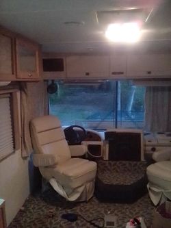 1999 Thor windsport 30ft class A motor home