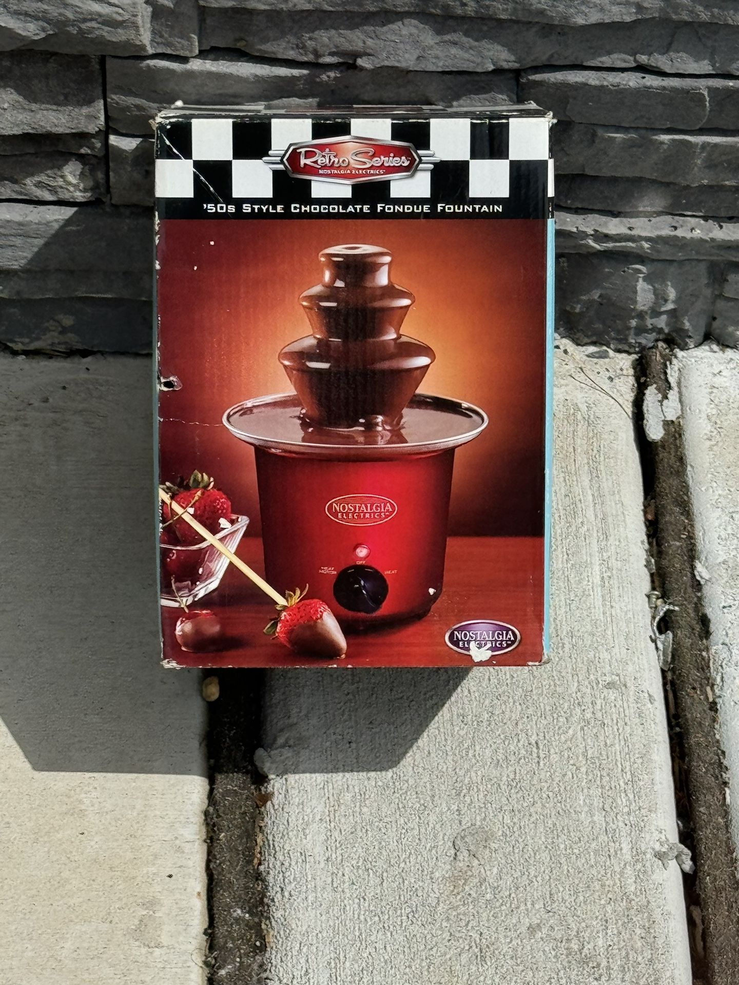 Retro Series Nostalgia Electrics’ 50s Style Chocolate Fondue Fountain
