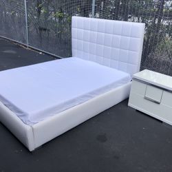 Queen Size Bedroom Set 