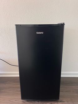 Mini Fridge/ Freezer Galanz 3.3 CuFt