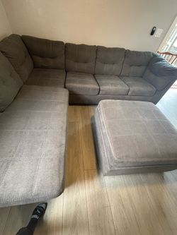 Couch with pull out bed
