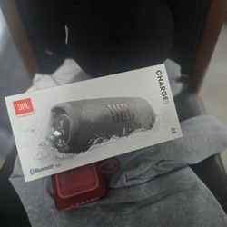 Jbl Charge 5 Like New
