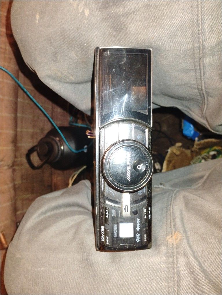 Alpine iDA-X100 Bluetooth Receiver Deck