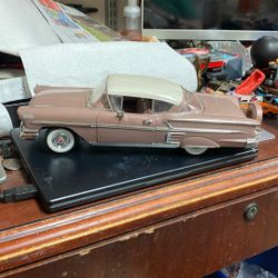 1958 Chevrolet 2door HT  1/18 Scale Die Cast.  All Doors Hood TrAll Doors    M All Doors Hood Trunk Open  All  Good Condition 