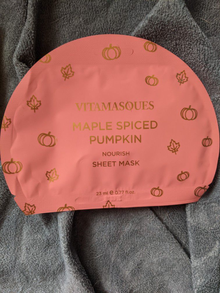Brand New Maple Pumpkin Spice Face Mask 