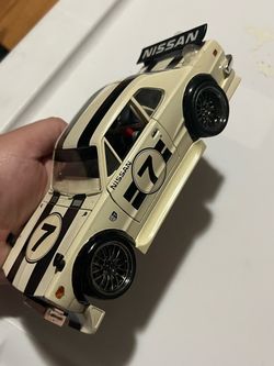 1:24 Diecast Muscle Machines Cream NISSAN SKYLINE GT-R 2000 No Box