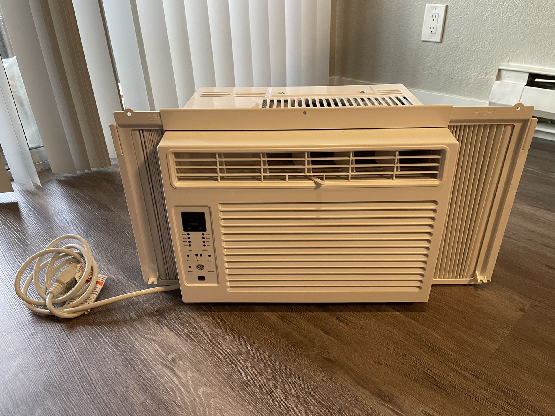 GE Window Air Conditioning Unit