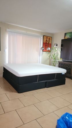 VERY NICE LIKE NEW KING SIZE LIVING SPACES MATTRESS AND BOXSPRINGS FOR SALE! IN GREAT CONDITION, FREE DELIVERY