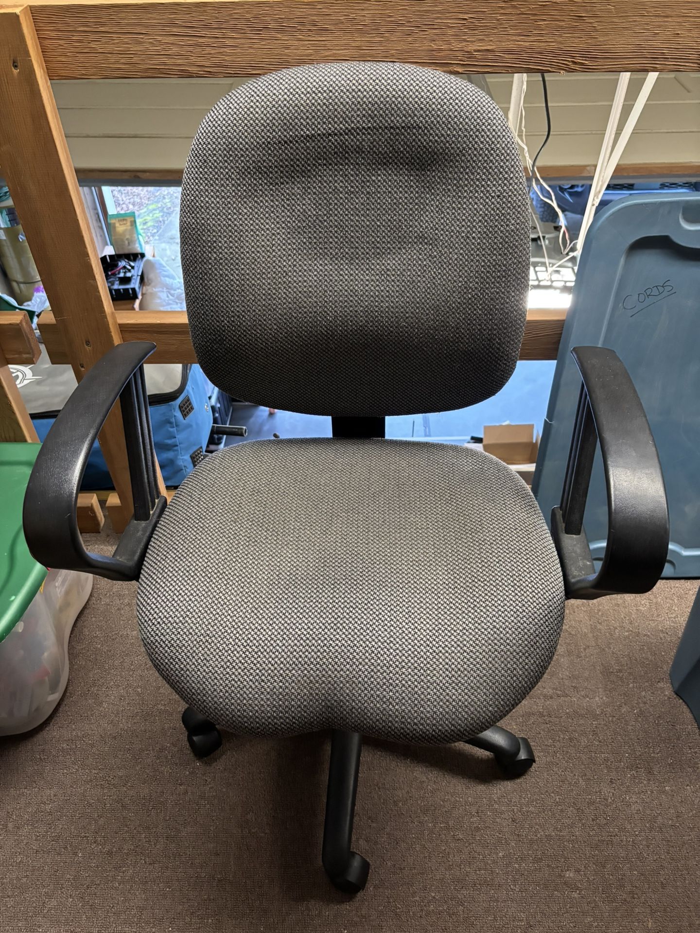 Office Chair / Grey