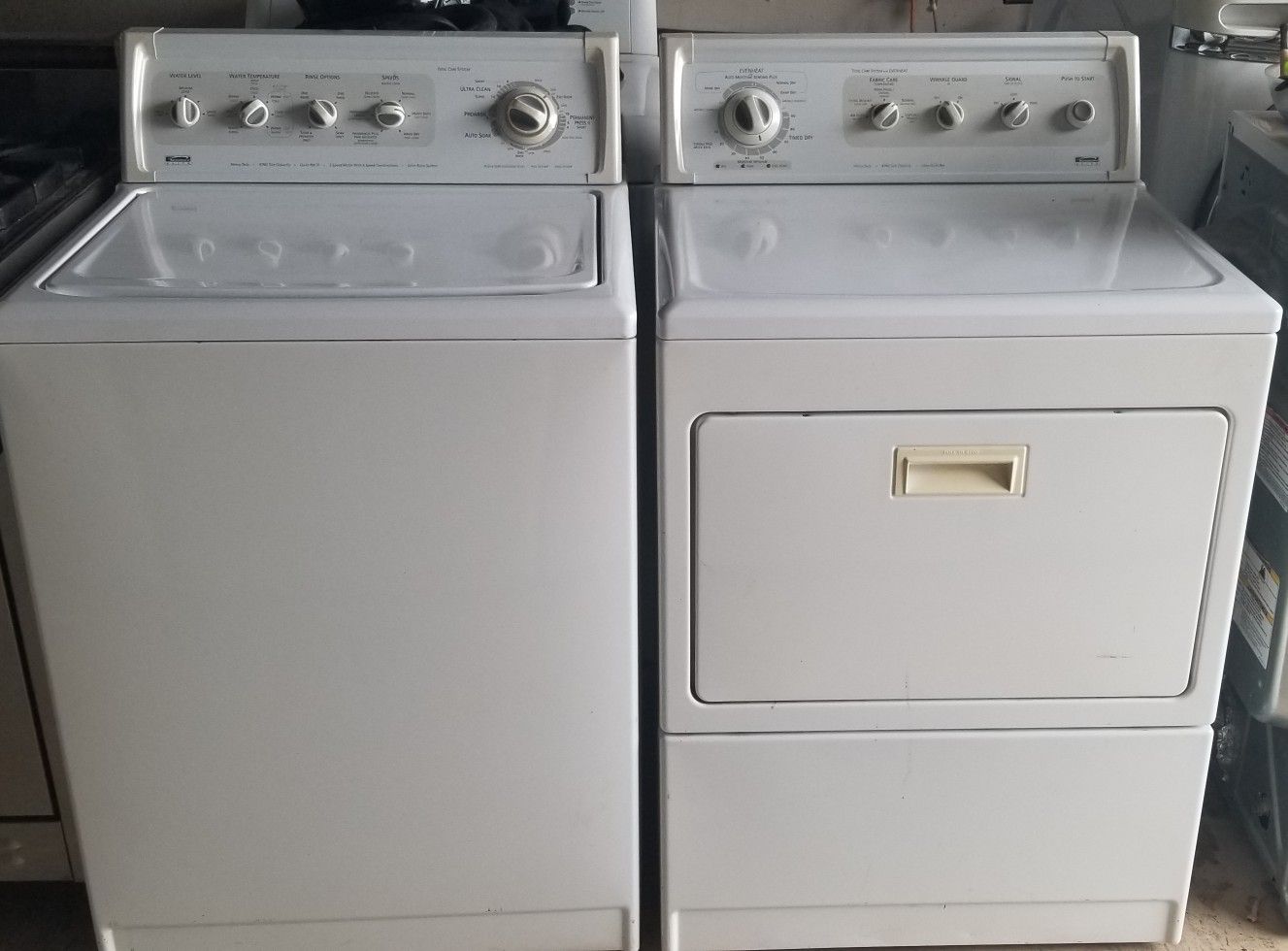 Kenmore washer and electric dryer matching set