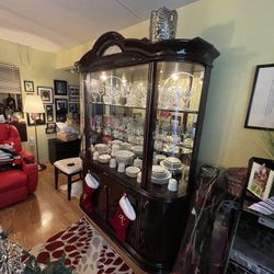 China Cabinet And Matching Table