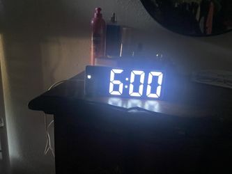 Led Light Alarm Clock (selling Things To Help My Parents)