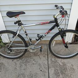 Trek 820 Singletrack Bicycle 19.5"