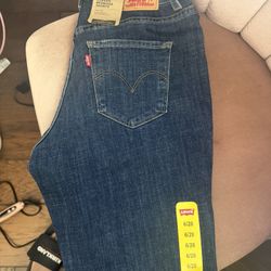 Levi’s Women’s Classic Bermuda Shorts Size 6 Dark 