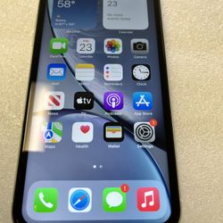iPhone XR 64 GB factory unlock to any carrier good condition