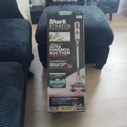 Shark Stratos Corded  Ultralight