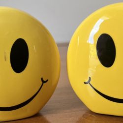 Smiley Face Emoji Salt & Pepper Shakers