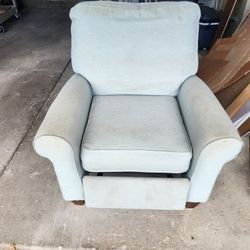 USED RECLINING CHAIR WORKS GOOD  NEEDS A GOOD CLEANING 