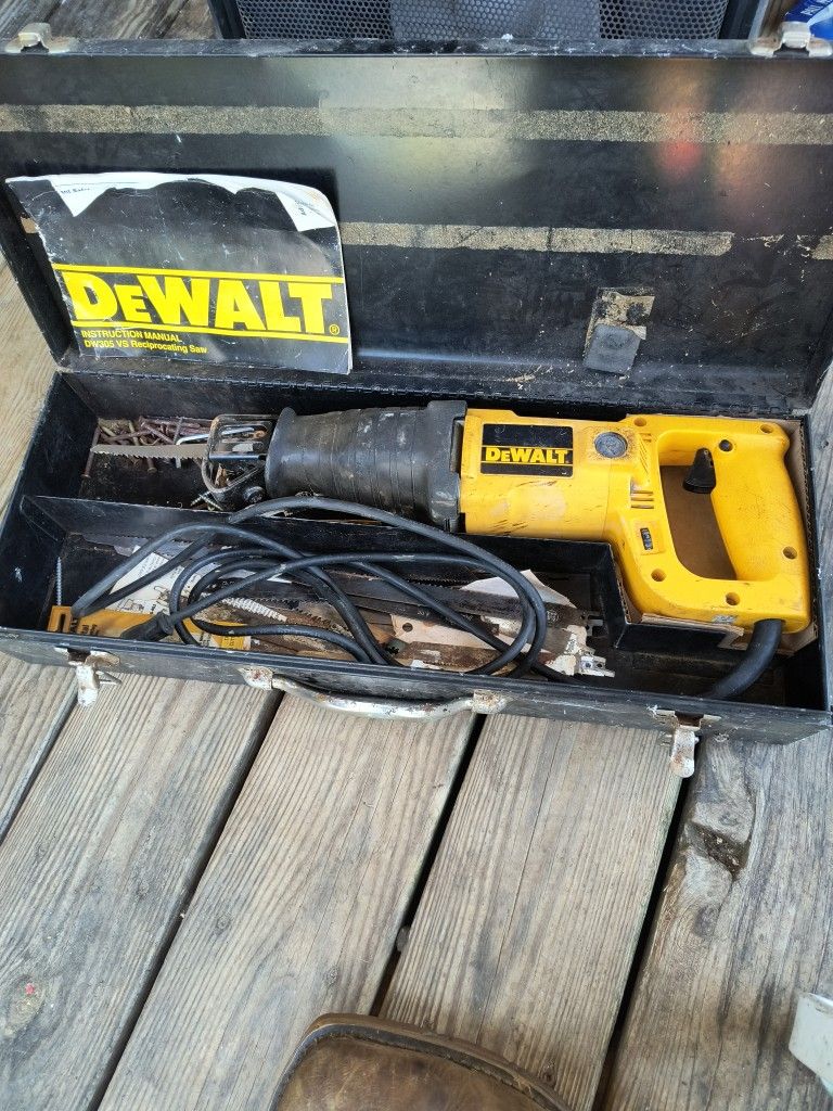 DeWalt Saw