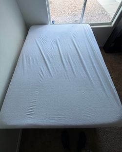 Full size bed boxspring and metal stand