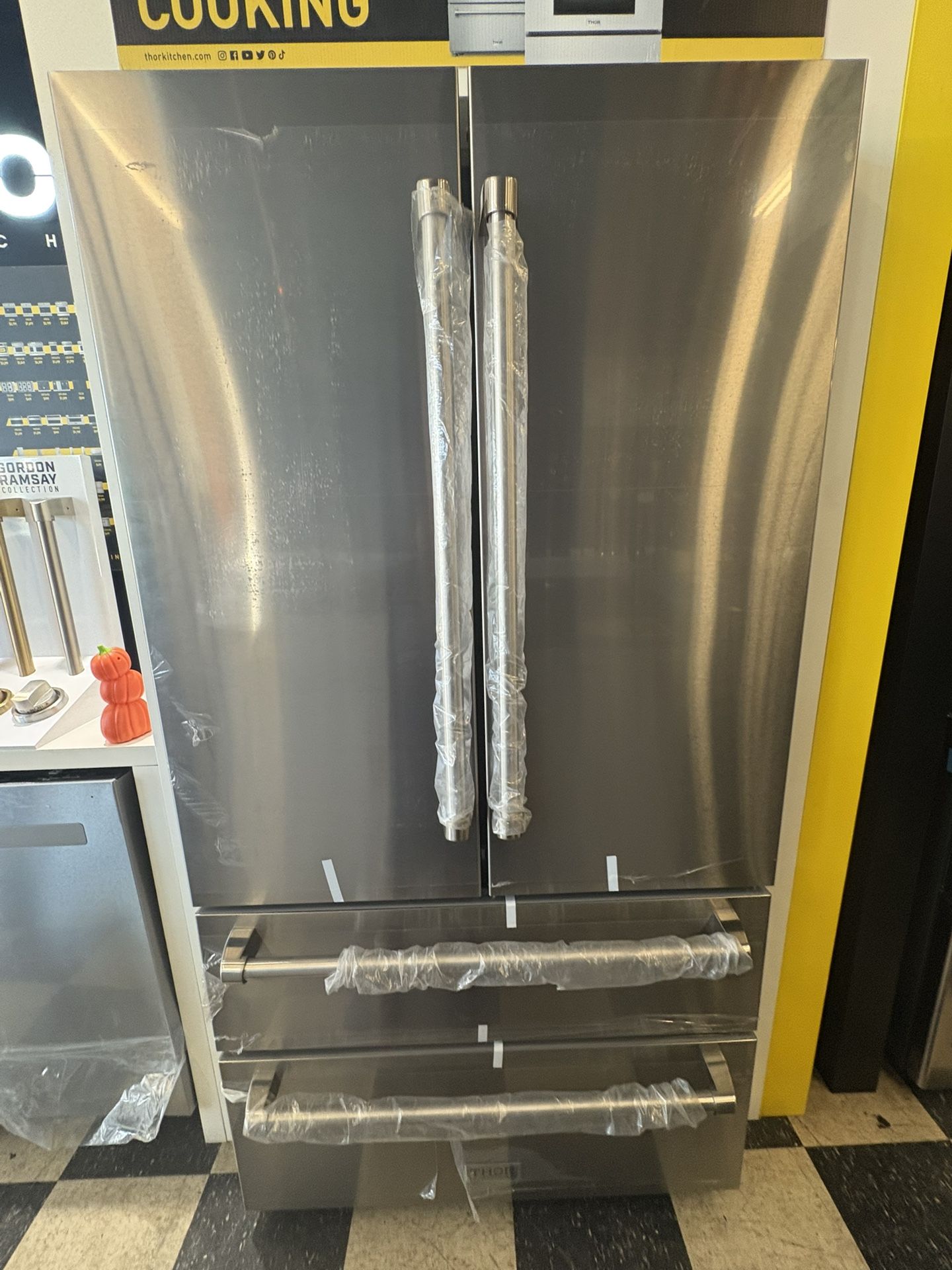 Thor Refrigerator In Stainless Steel