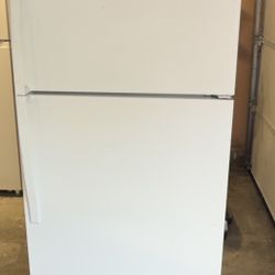 Whirlpool 14 (14.3) cu ft Top-Freezer Refrigerator ( White ) 