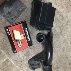 FACTORY GM 99-07 TAHOE SUBURBAN SILVERADO YUKON SIERRA ESCALADE AVALANCE AIR INTAKE WITH NEW FILTER