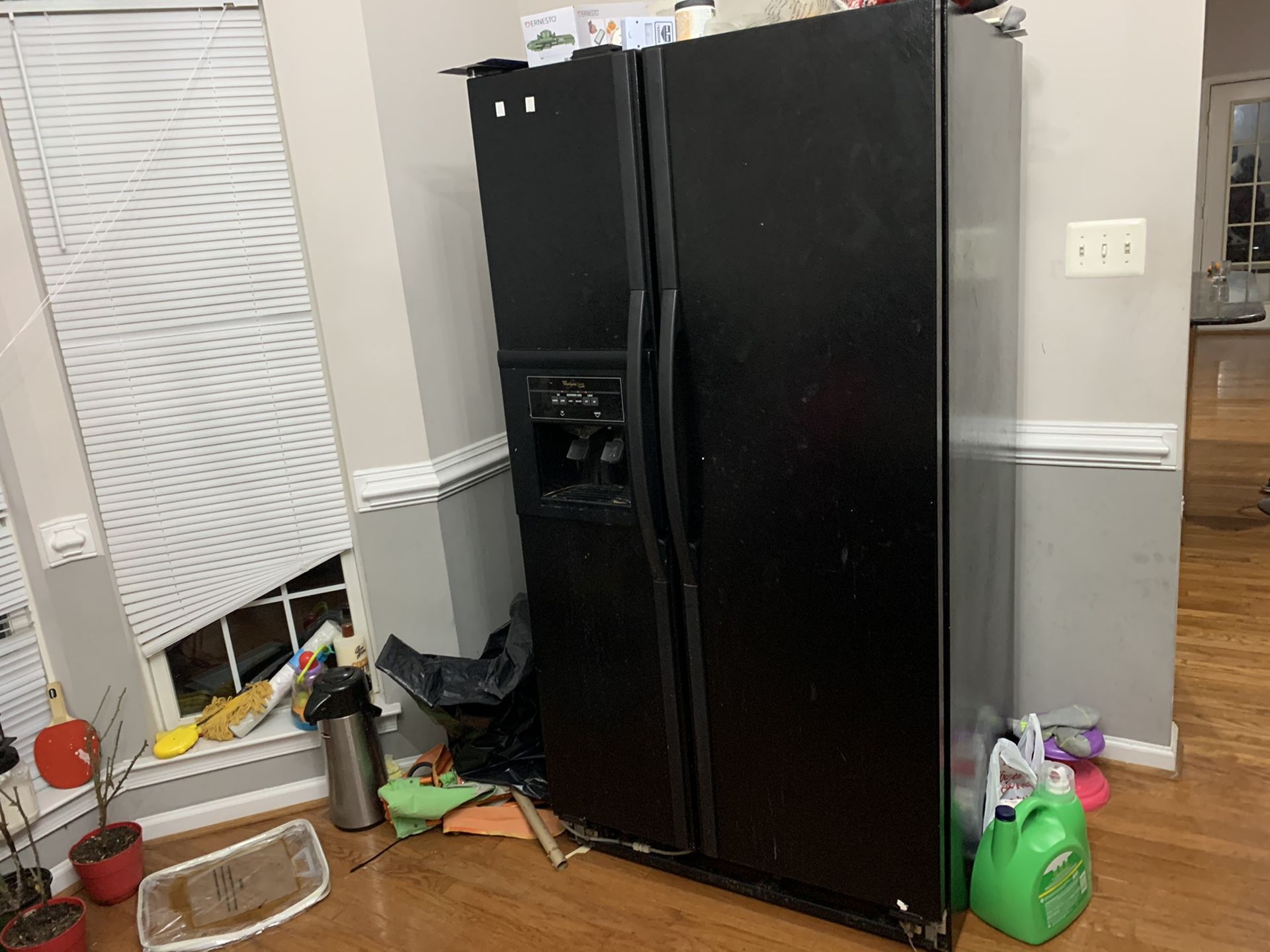 Whirlpool refrigerator with ice maker