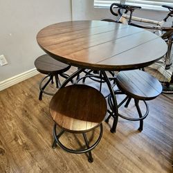 Round Dining Table & Stools