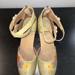 L'Artiste by Spring Step Women's Niki Pumps Women’s Sz 42 US 10.5 - 11 Heel 3”