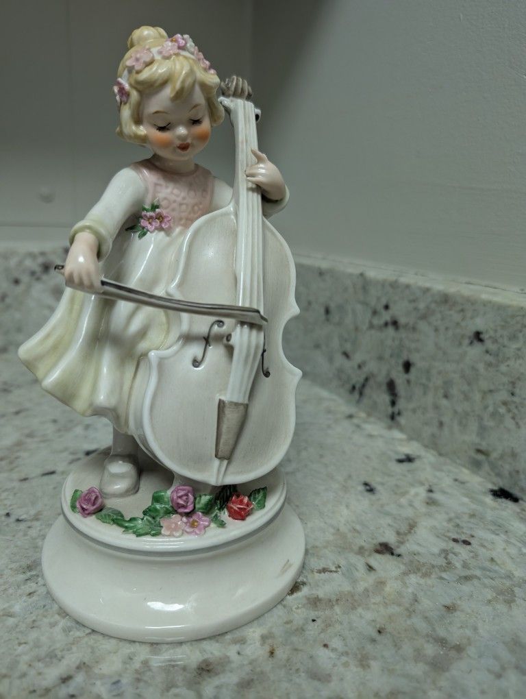 Hummel goebel Figurine