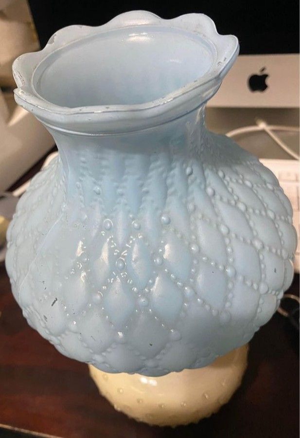 Vintage upper hobnail oil lamp