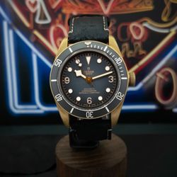 Tudor Black Bay Bronze 43 Gray Dial Box Papers Black Strap Watch Timepiece