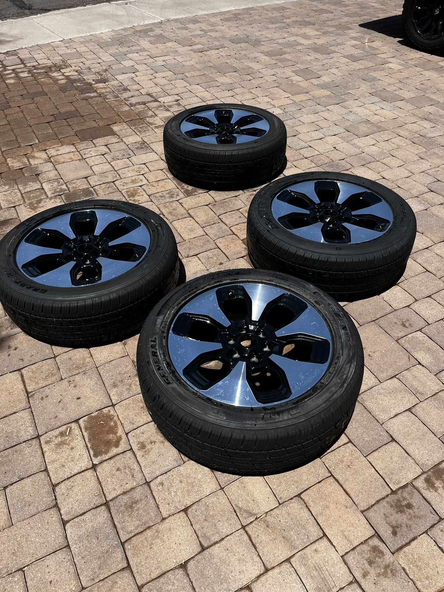 F150 Lighting Platinum 22” Wheels And Runs
