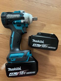 Makita XWT15 18V Brushless Impact 1/2 Wrench with 2 Batteries