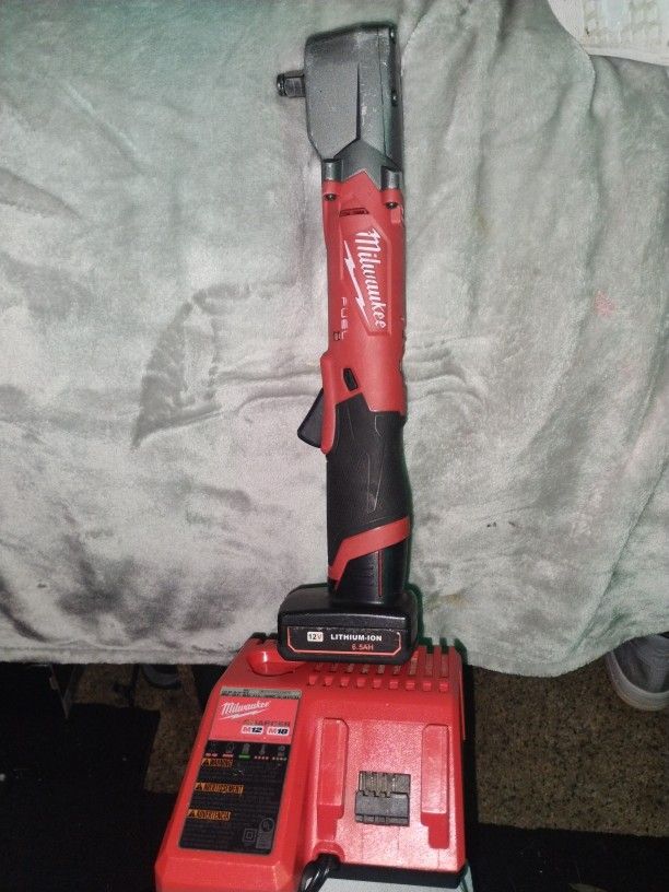 Milwaukee Fuel Right Angle Impact Wrench